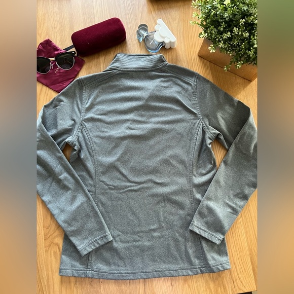 The North Face Women’s Pullover - Picture 4 of 5